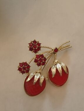 Vintage Sarah Coventry "Strawberry Festival" Brooch Pin